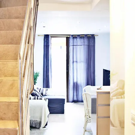 2 Min Walk To Beach - Private Solarium Bungalow