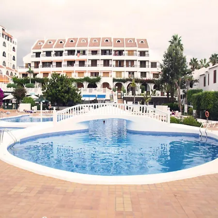 2 Min Walk To Beach - Private Solarium Bungalow شقة *