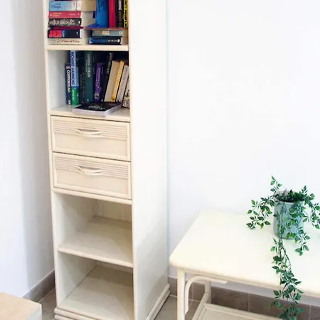 2 Min Walk To Beach - Private Solarium Bungalow شقة